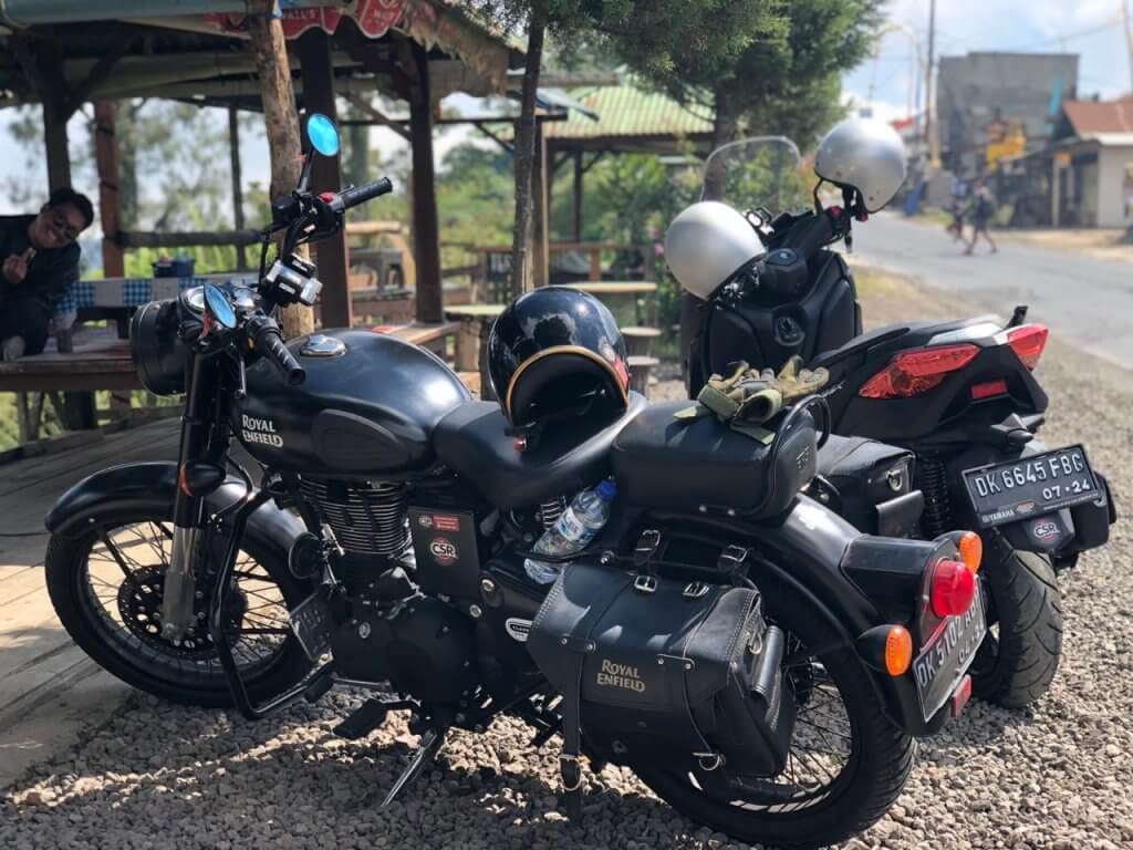 Royal Enfield Classic Stealth Black